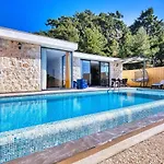 İslamlar 1 Bedroom Secluded With Private Pool Hot Tub Willa